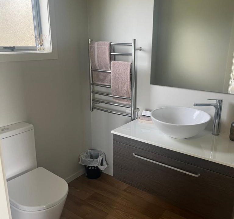 Raglan House | STAY WITH US RAGLAN - Studio