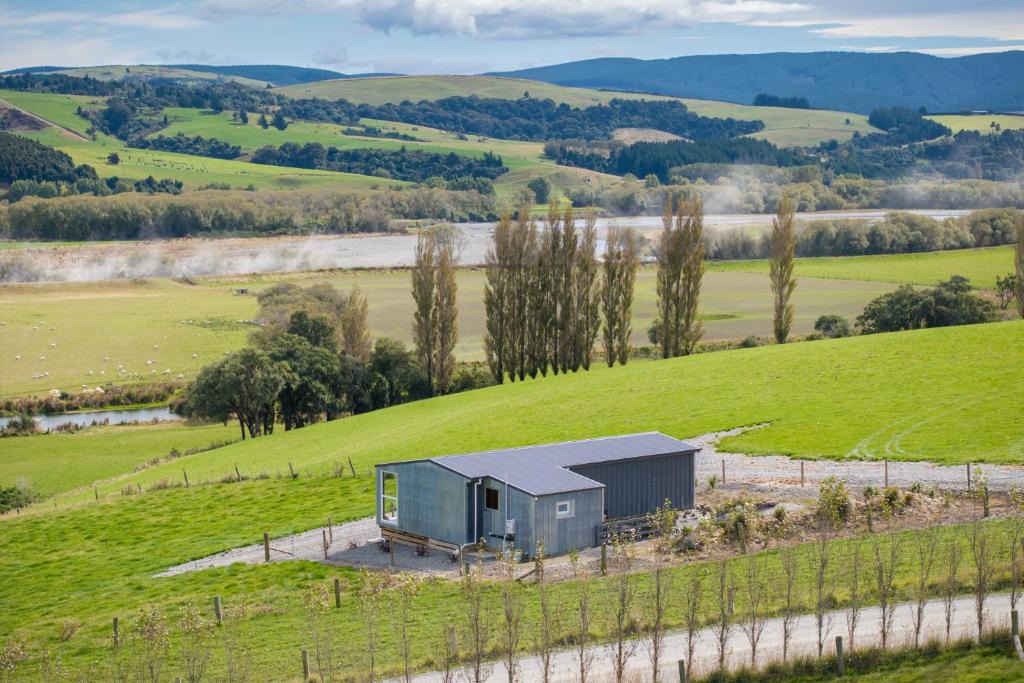 Benmore House | Strathvale River Cottage - Winton Holiday Home