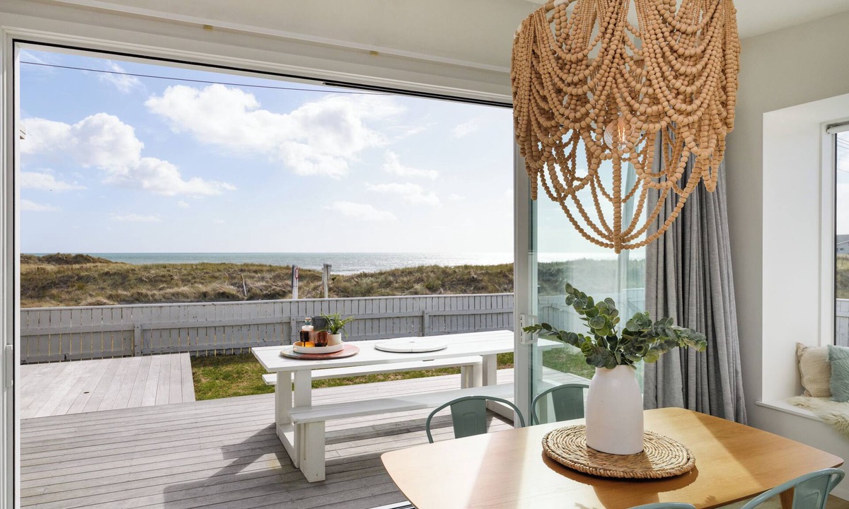 Foxton Beach House | Stunning 3-bedroom house with the best beach/ocean views
