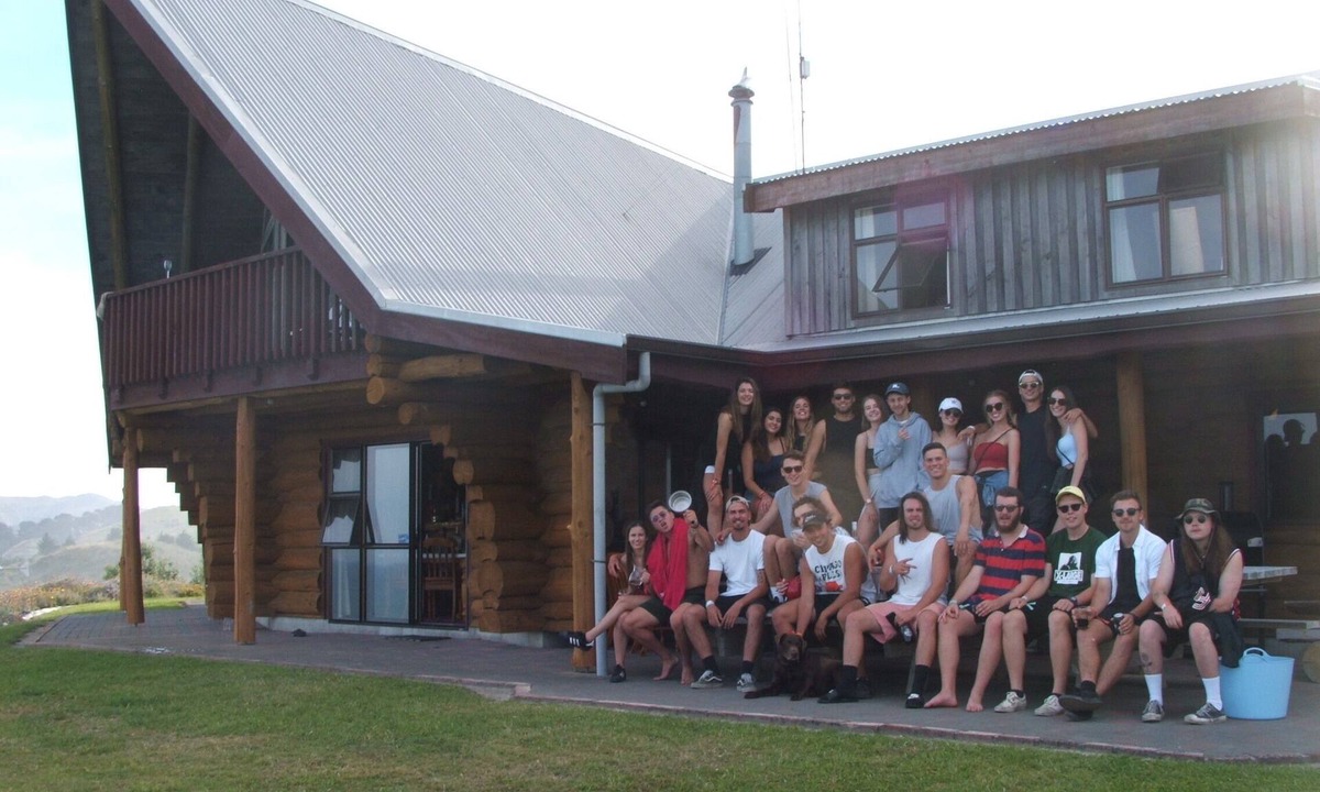 Gisborne Region Cabin | Stunning Tidal Waters Loglodge