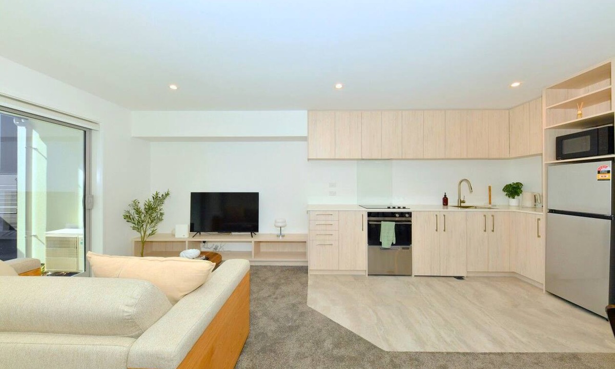 Christchurch City Centre Villa | Stylish 1 Bedroom Apartment with Private Yard