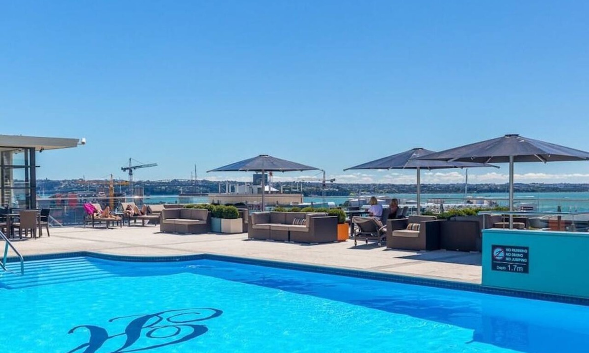 Auckland Central Business District Apartment | Stylish Retreat with city views in Auckland CBD