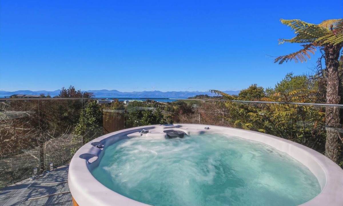 Tasman Apartment | Summer Breeze Staycation