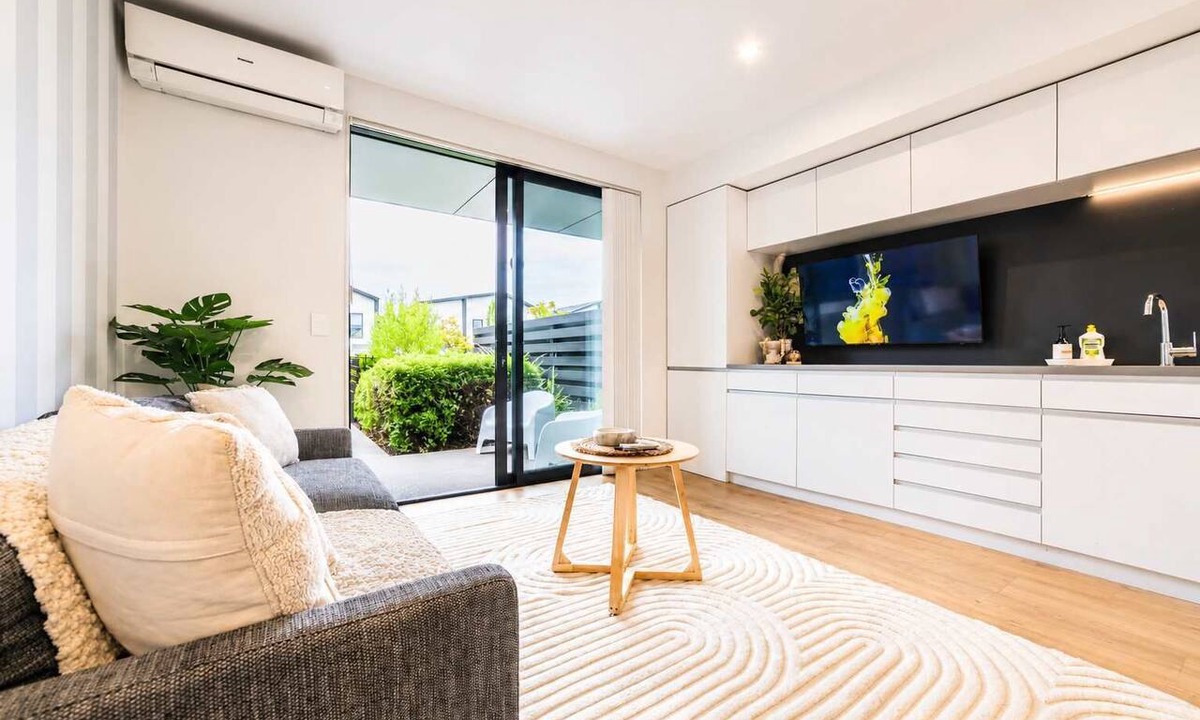 Sydenham Apartment | Sydenham | Patio + Free Parking Near CBD