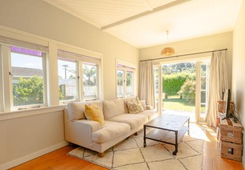Surfdale House | Taimana Beach Front, Surfdale