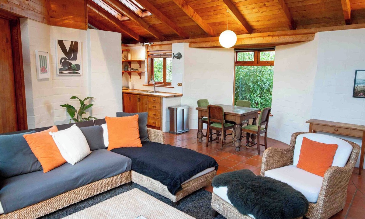 Tairua House | Tairua Earth House Retreat