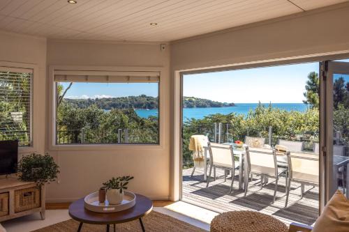 Oneroa House | Tawa Cottage - Coast & Country