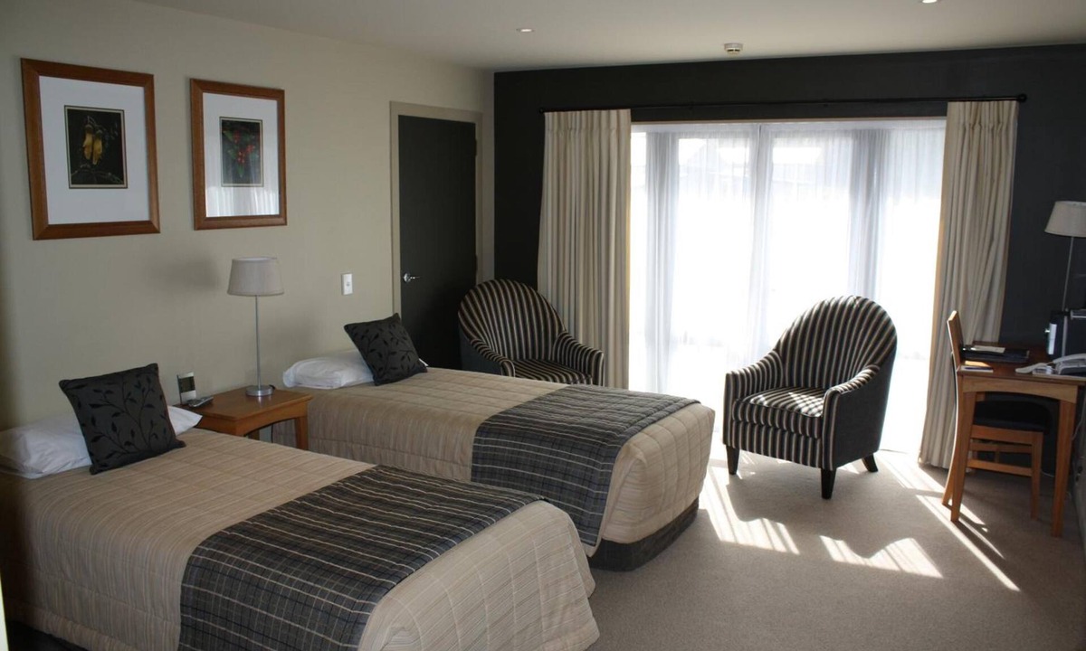 Fox Glacier Cabin | Te Weheka Hotel Fox Glacier