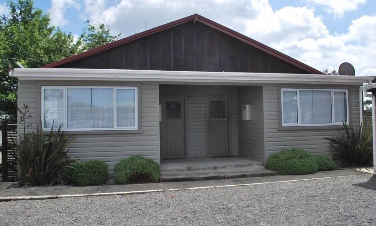 National Park Village Ski Chalet | 'THAT PLACE' - Waimarino- National Park Village