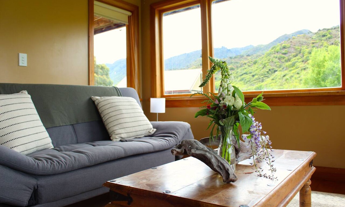 Marahau Hostel | The Barn Cabins & Camp