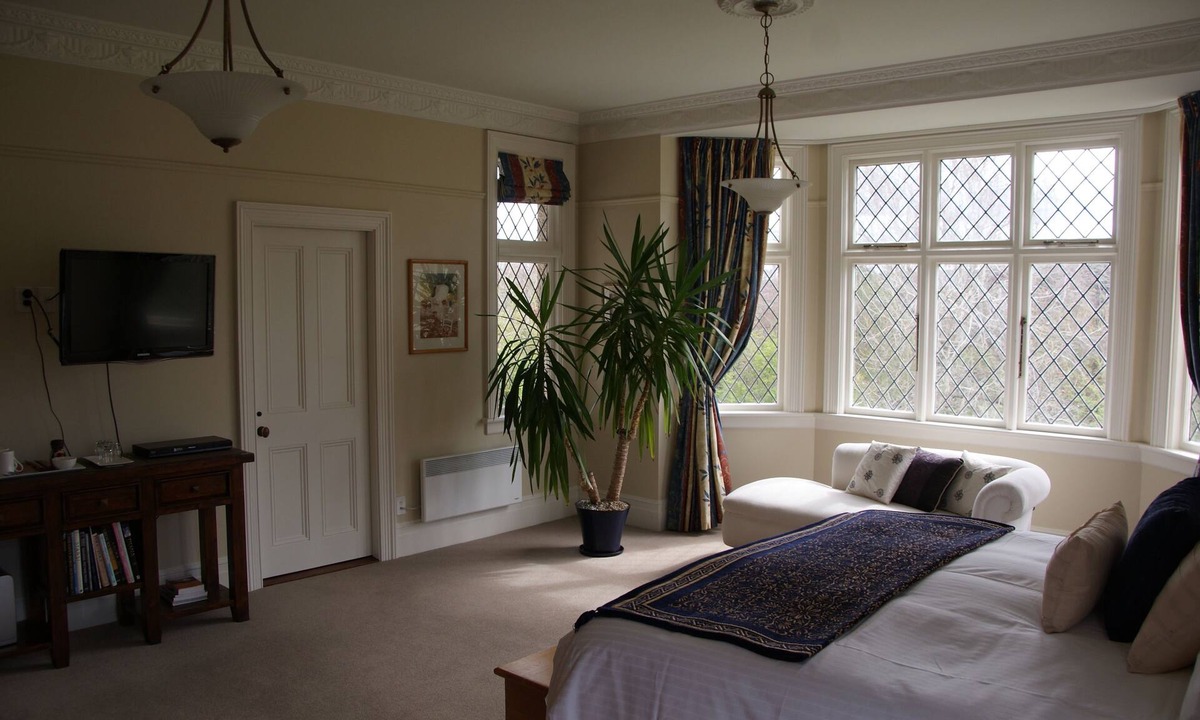 East Taieri Bed & Breakfast | The Birches Bed & Breakfast