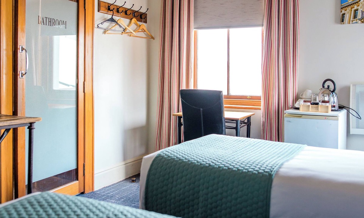 Te Aro Hostel | The Cambridge Hotel & Backpackers