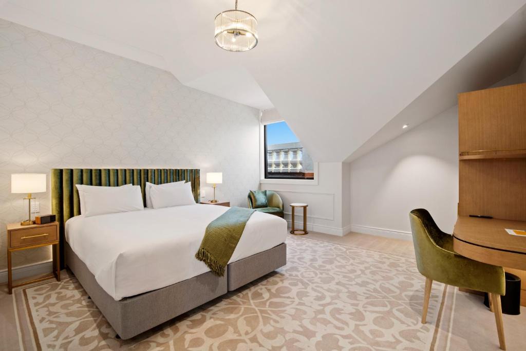 Cambridge Hotel | The Clements Hotel