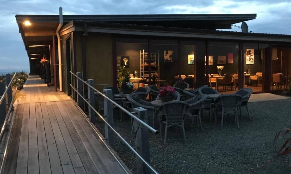 Papatotara Cabin | The Cliffs Seaside Lodge