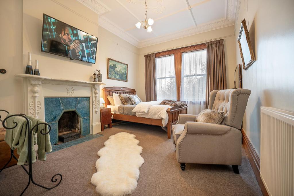 Benhar House | The Fern & Thistle Boutique Accommodation- Drinks, Hotpool, Sauna
