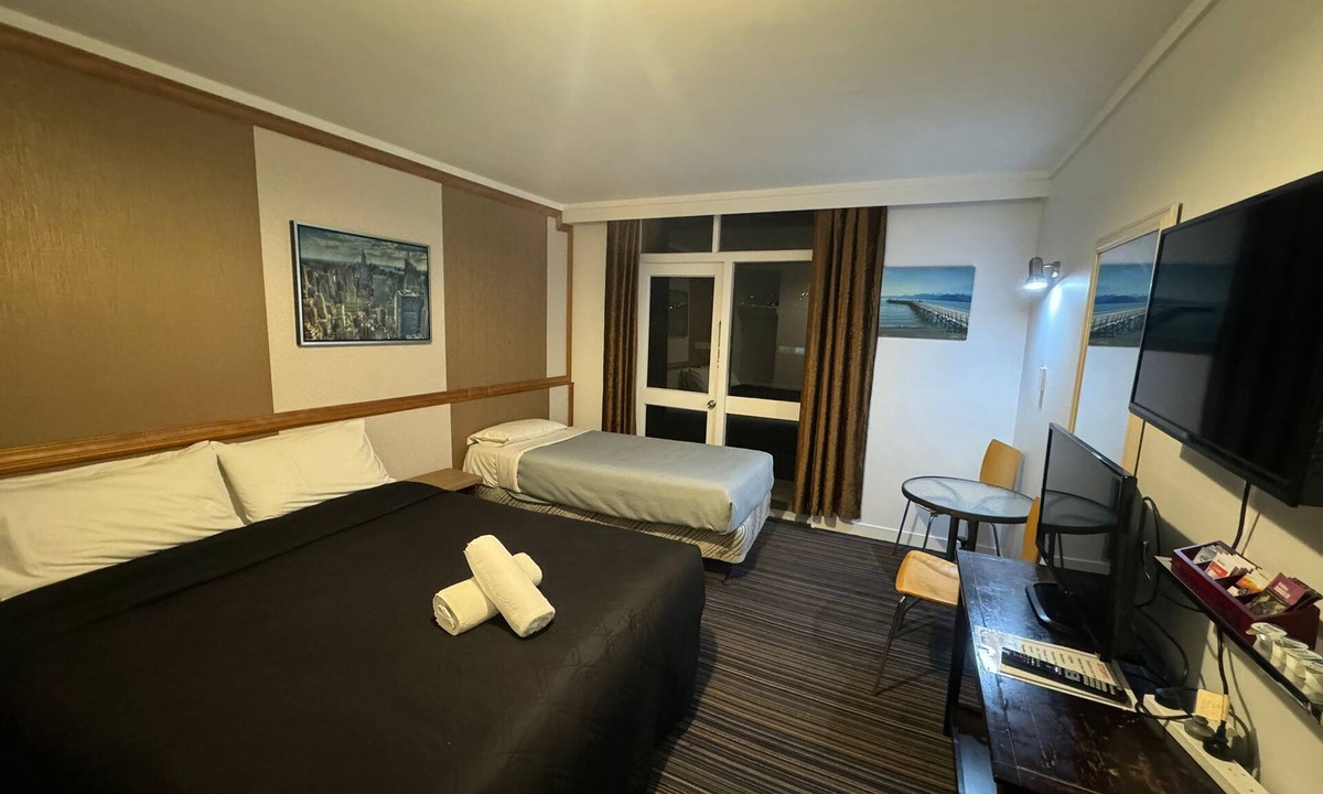 Whanganui Hotel | The Grand Hotel