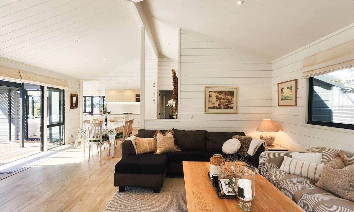 Hahei House | The Heart of Hahei, a modern and central home only steps away from shops/beach