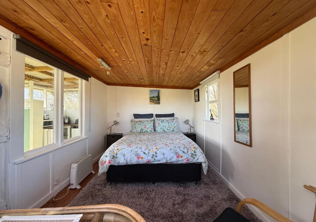 Bay of Plenty Region House | The Hilltop Farm Cabin Retreat