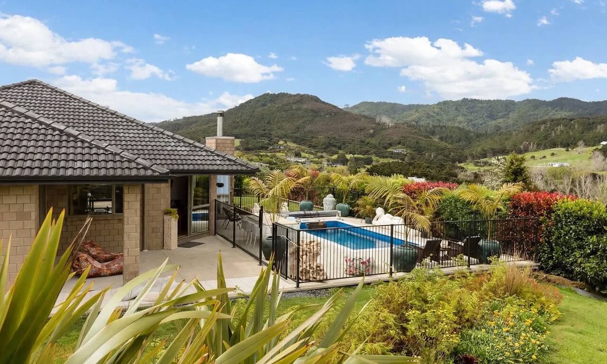 Mangawhai House | The King Bali Retreat- Resort styled Sanctuary Balineese comforts kiwi lifestyle