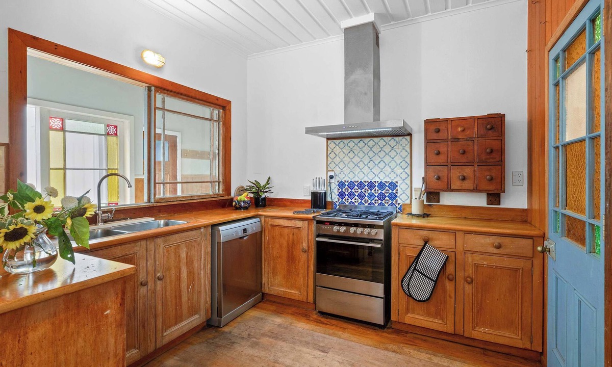 New Plymouth House | The Kreisler Homestead