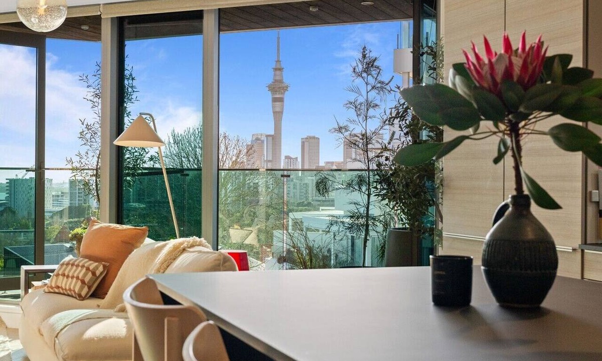 Newton Apartment | The Margot by Homello | Designer Apartment | Sky Tower Views | Ponsonby