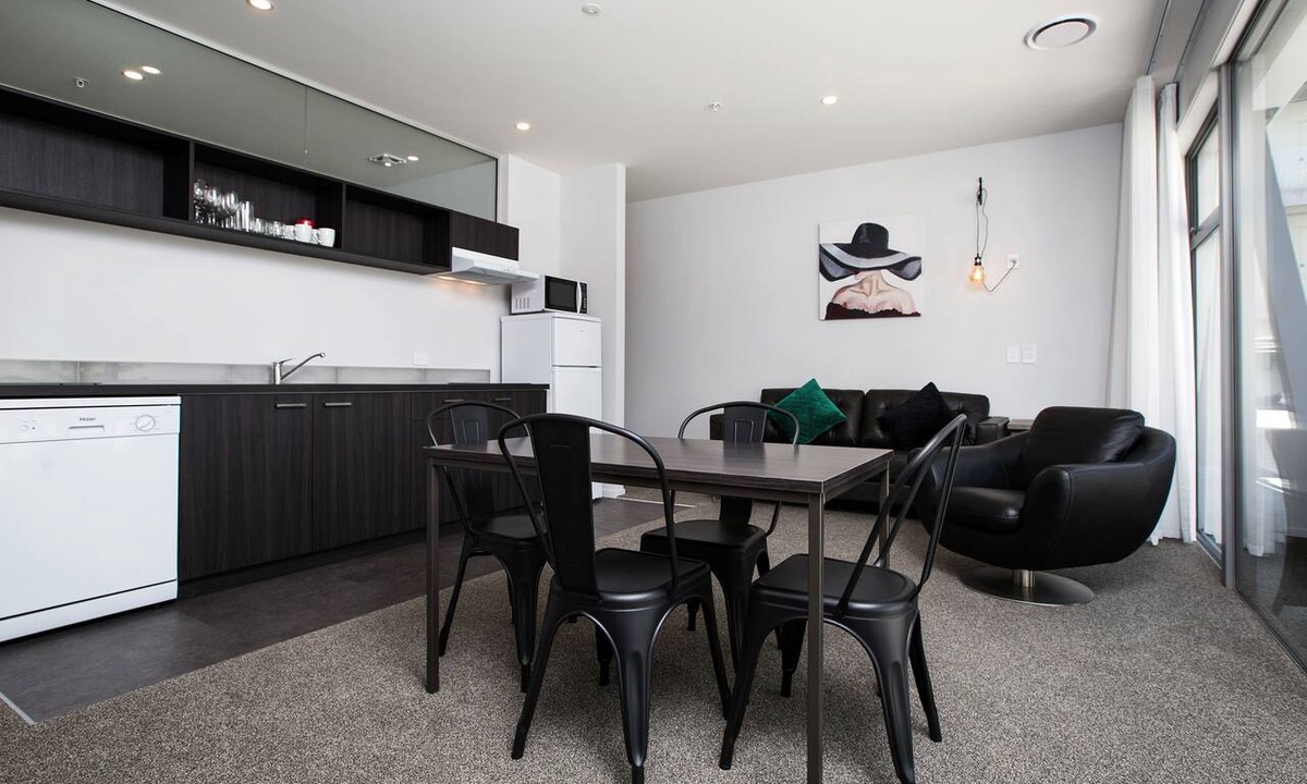 New Plymouth CBD Hotel | The Metrotel Motel