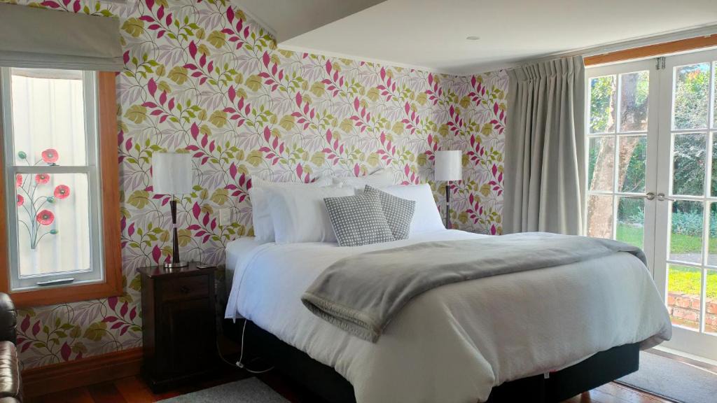 Featherston House | The Oaks- a beautifully appointed 1890s villa