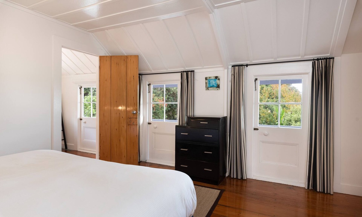 Mangonui Hotel | The Old Oak Boutique Hotel