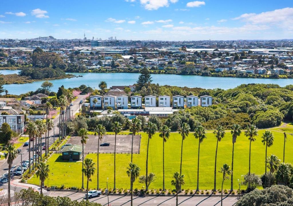 Otahuhu Villa | The Peninsula Holiday House