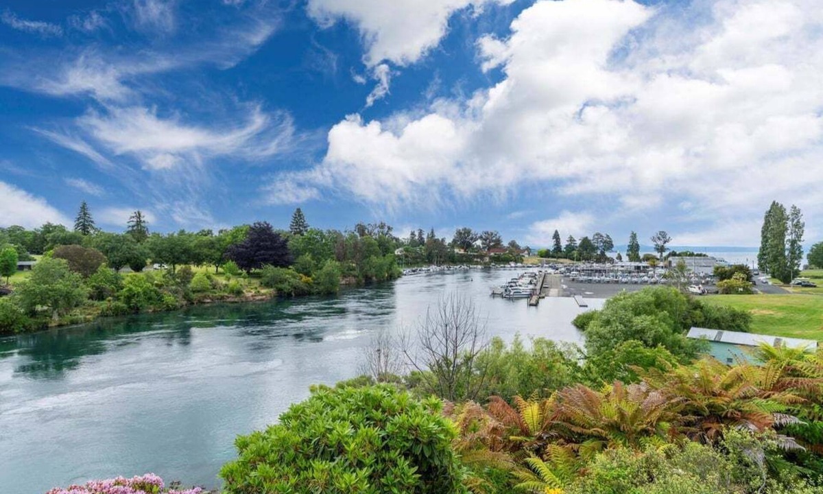 Nukuhau House | The Pier Taupo