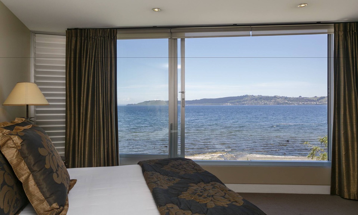 Waipahihi Hotel | The Reef Resort