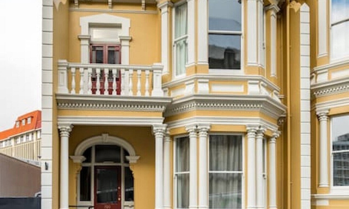 Dunedin City Centre Apartment | The Regent House - Luxury townhouse