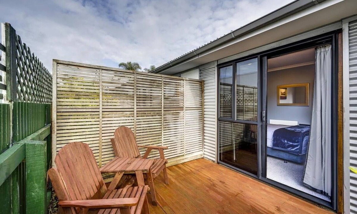 Westshore Hotel | The Rocks Motel