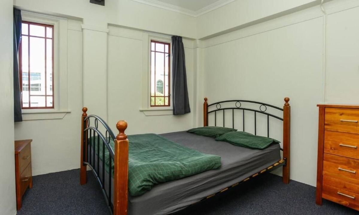 Hastings Hostel | The Rotten Apple Back Packers