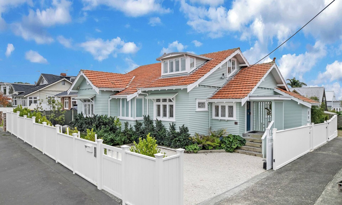 Devonport House | The Sage House is a Luxury villa in Devonport. Beautifully renovated and filled with natural light, it offers stylish living spaces, a designer kitchen, and tranquil outdoor areas just minutes from beaches and cafes.