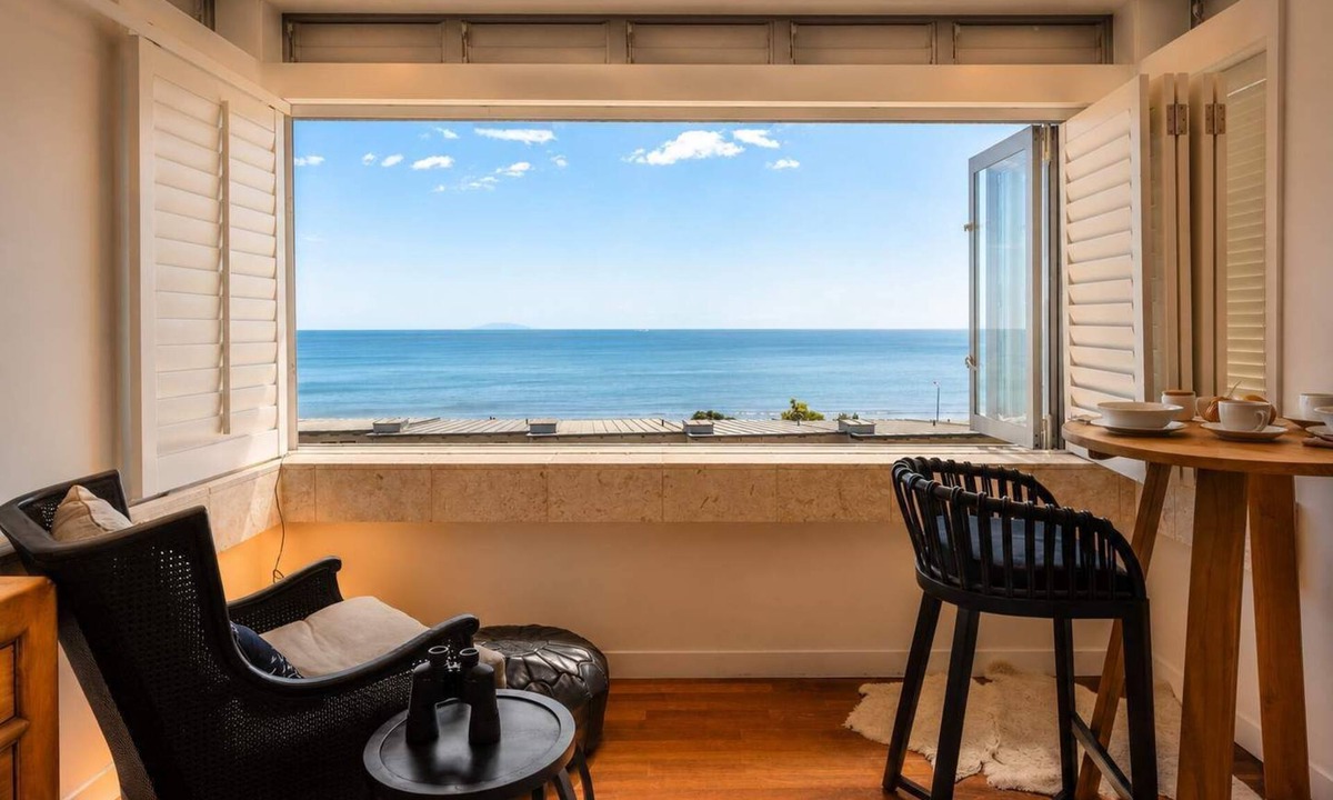 Onetangi Apartment | The Sands Apt 9 - Sea views Onetangi Beach