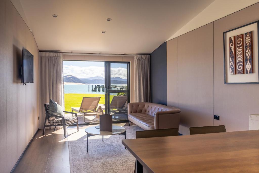 Omapere Hotel | The Sands Hotel Hokianga