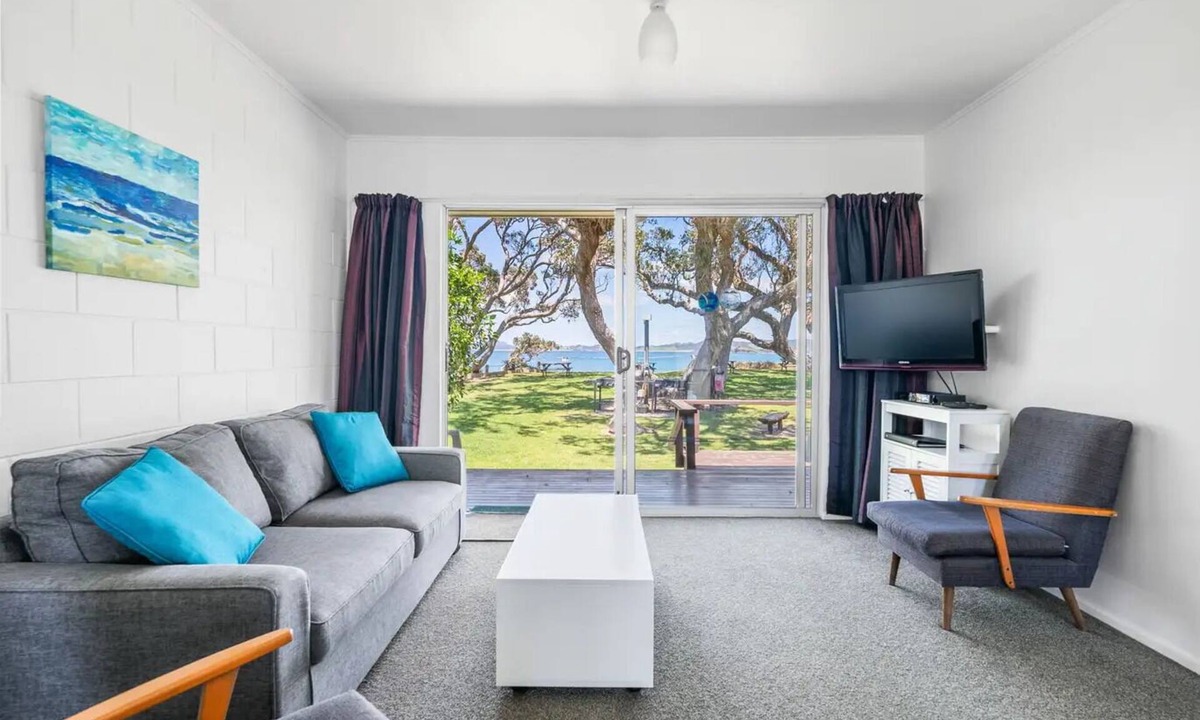 Tutukaka Hotel | The Sands Motel