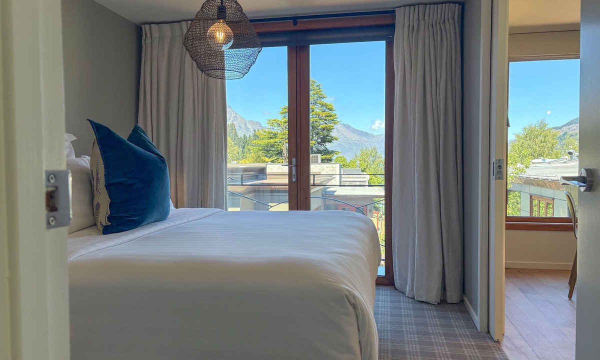 Queenstown City Centre Hotel | The Spire Hotel Queenstown