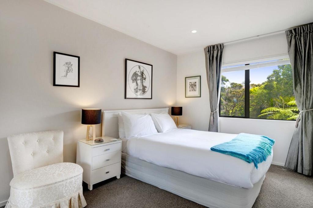 Greenhithe Apartment | The Studio Modern Charm Peaceful Garden Surrounds