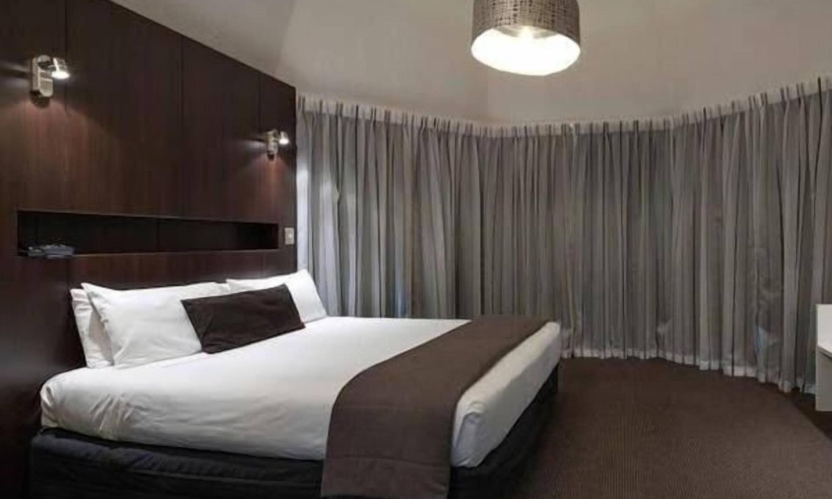 Riccarton Hotel | The Towers on the Park
