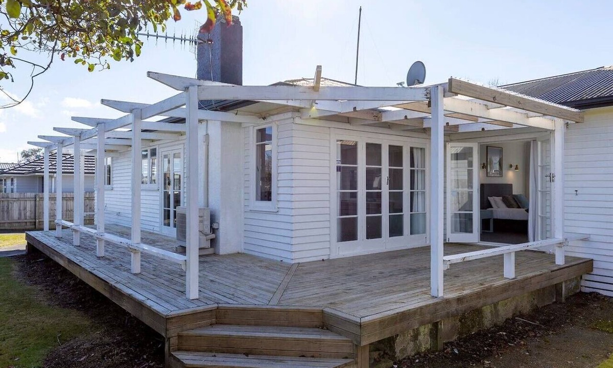 Taupo House | The White Veranda - classic character and modern comfort