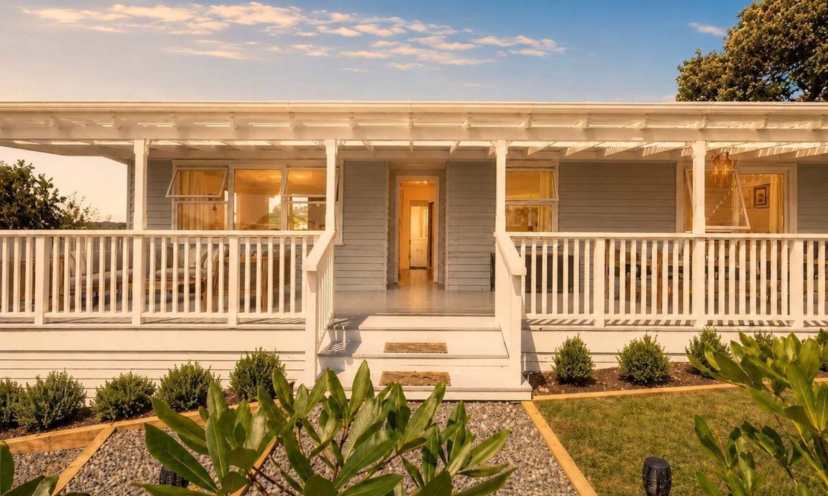Oneroa House | Ti Cottage - Walk to Oneroa Village