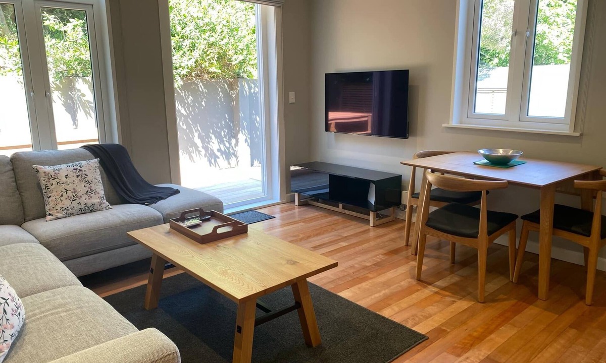 Thorndon Apartment | Tinakori Village Oasis - Renovated apartment in a charming heritage building