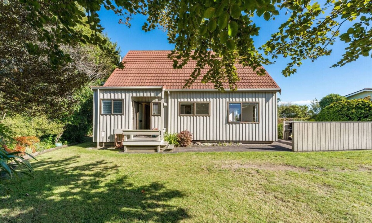 Richmond Heights House | Tranquil Retreat, lake view from rear deck, property backs onto reserve