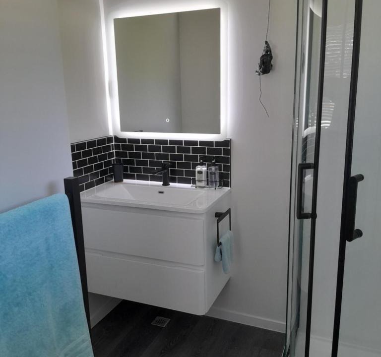 Titirangi Apartment | Tree Tops Get Away