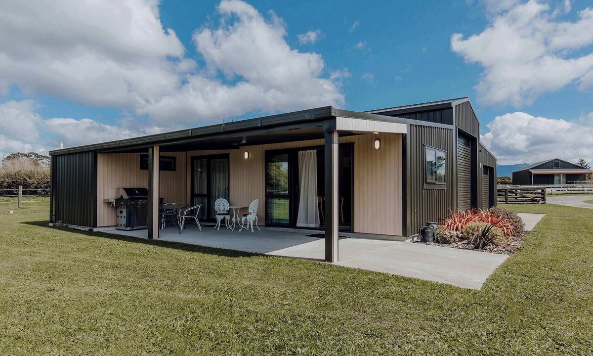 Kaimiro House | Tremorne Stay: Couples Retreat in Taranaki