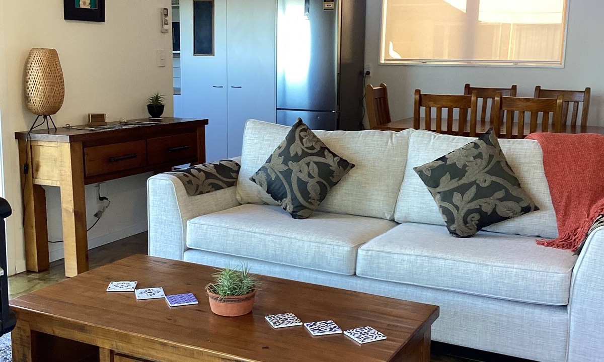 Tuateawa House | Tui Heights- Serene Beach and Lush Bushland