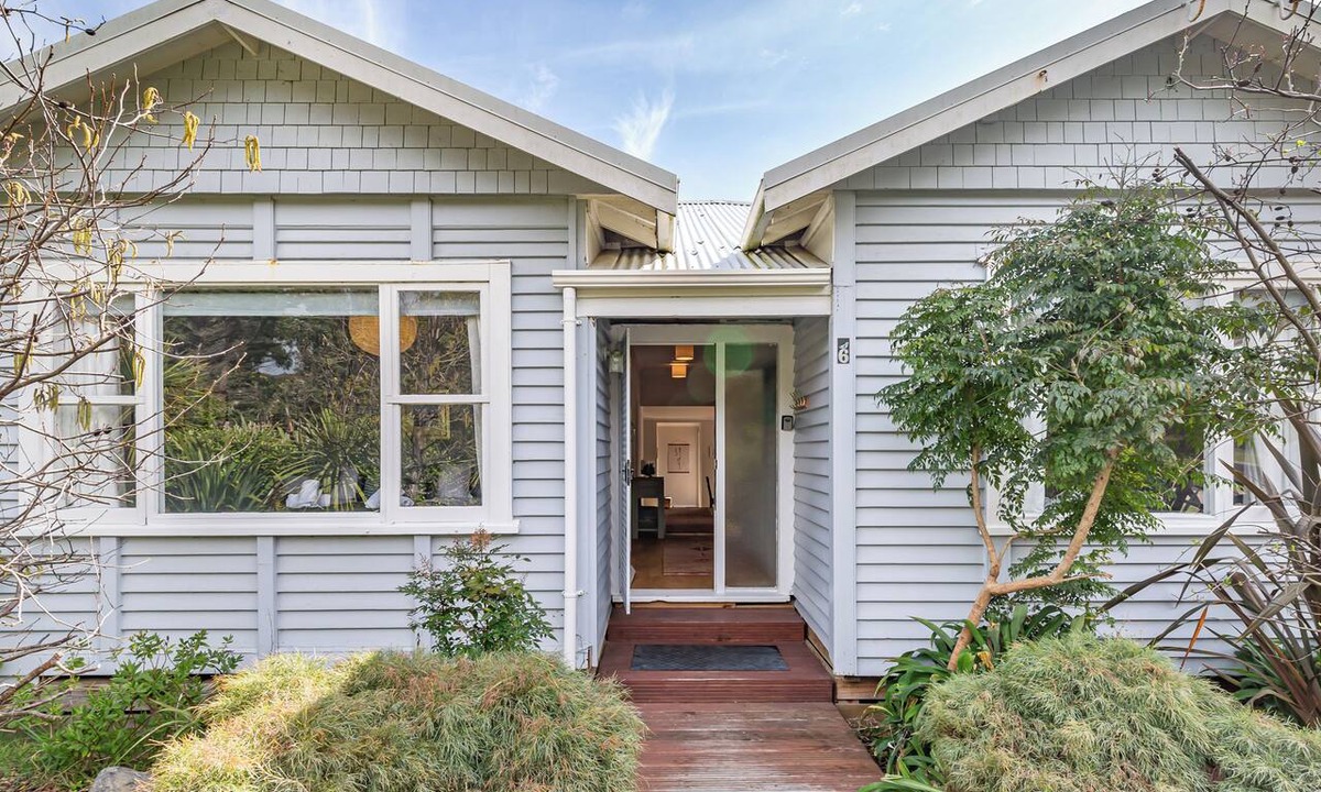 Peka Peka House | Tui Hollow - Kapiti Coast Holiday Home