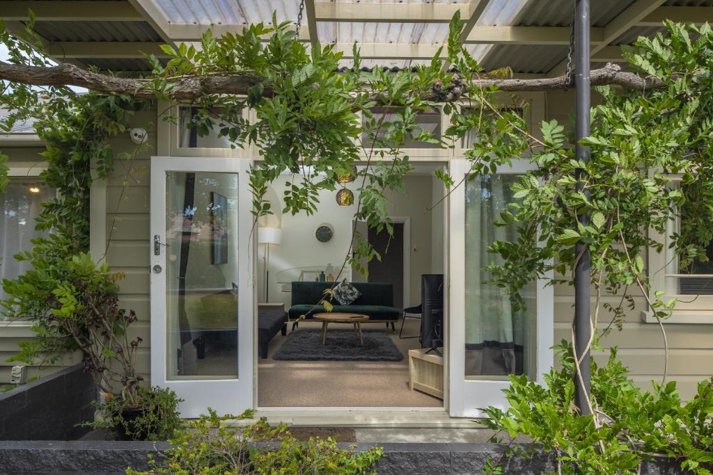Solway Hotel | U Studios Masterton, SureStay Collection by BW